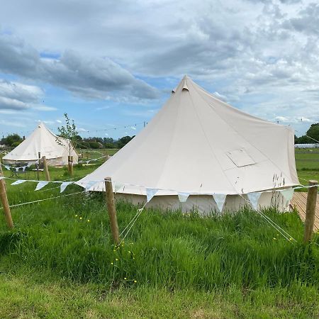 Honey Pod Farm Bell Tents อัพตัน อะพอน แซเวิร์น ภายนอก รูปภาพ