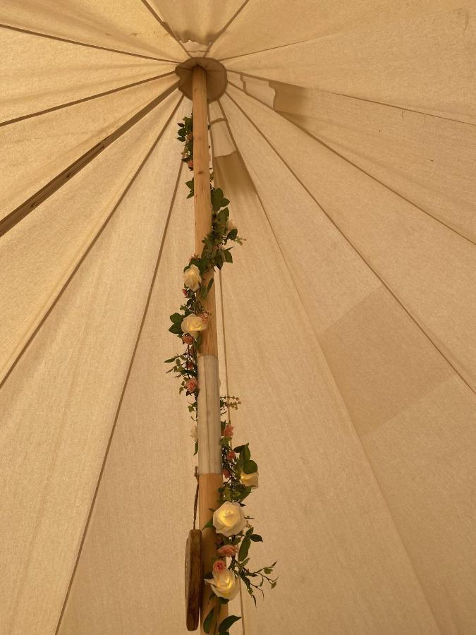 Honey Pod Farm Bell Tents อัพตัน อะพอน แซเวิร์น ภายนอก รูปภาพ